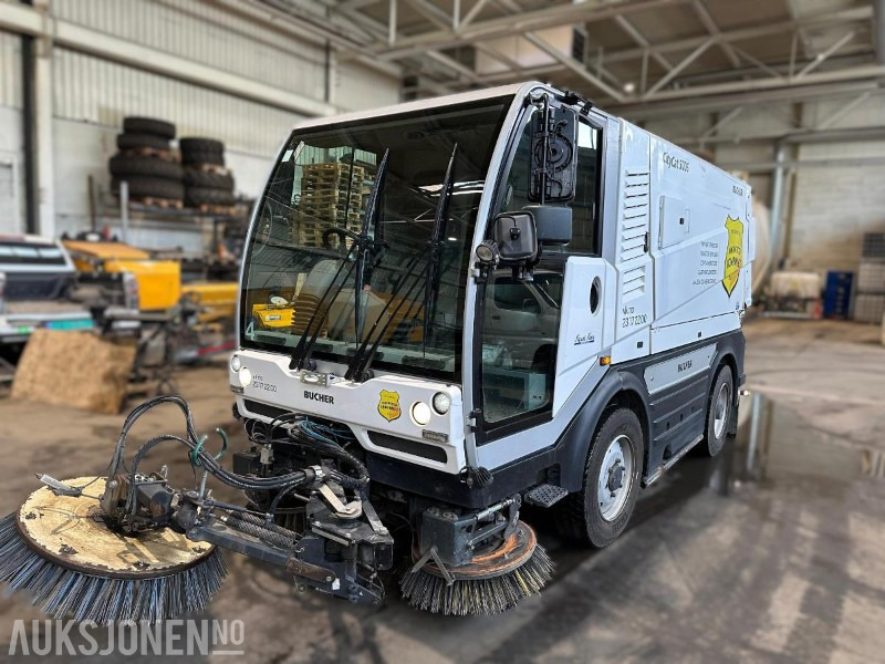 Bucher CityCat 5006 feiemaskin - 160 hk Iveco | Euro 6 | joystick | 4-hjulsstyring | høytrykk - Коммунальная/ Специальная техника: фото 1 Bucher CityCat 5006 feiemaskin - 160 hk Iveco | Euro 6 | joystick | 4-hjulsstyring | høytrykk - Коммунальная/ Специальная техника: фото 1