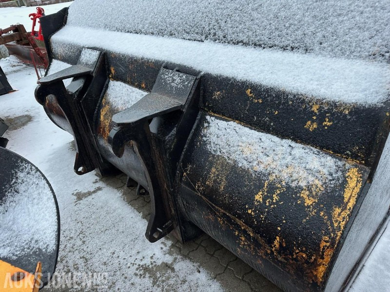 Kraftig hjullaster skuffe med stort BM feste - Строительное оборудование: фото 1 Kraftig hjullaster skuffe med stort BM feste - Строительное оборудование: фото 1