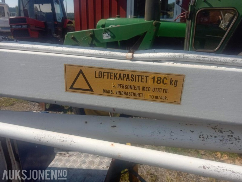 Lift Aerial T12 - Подъёмник: фото 3 Lift Aerial T12 - Подъёмник: фото 3