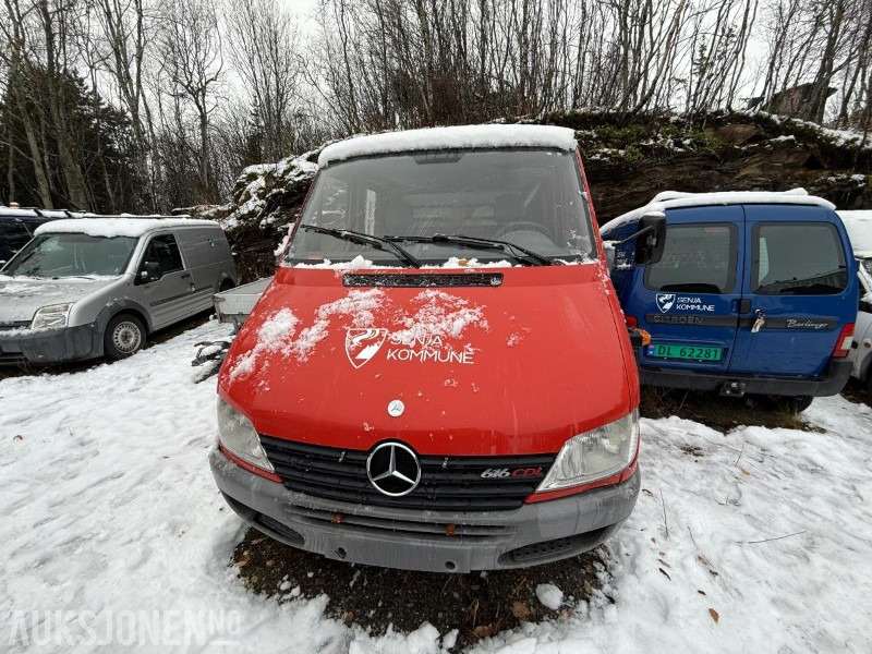 2001 Mercedes-Benz Sprinter 616CD1/40DOKA - Dobbelkabin med plan - Webasto - 6 Seter - 331000KM - Лёгкий коммерческий автомобиль: фото 5 2001 Mercedes-Benz Sprinter 616CD1/40DOKA - Dobbelkabin med plan - Webasto - 6 Seter - 331000KM - Лёгкий коммерческий автомобиль: фото 5