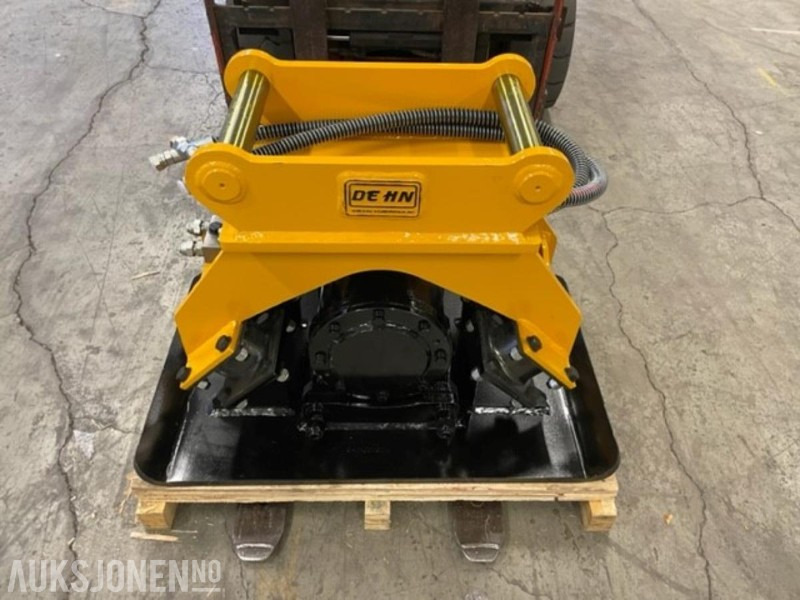 NY HENIMA VIBROPLATE TIL 4-9 TONNS GRAVEMASKIN S50 FESTE M/GARANTI - Каток: фото 3 NY HENIMA VIBROPLATE TIL 4-9 TONNS GRAVEMASKIN S50 FESTE M/GARANTI - Каток: фото 3
