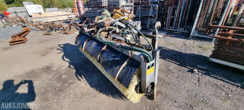 2004 Holms SL 2.5 feiemaskin/kost til hjullaster - Навесное оборудование для Строительной техники: фото 2 2004 Holms SL 2.5 feiemaskin/kost til hjullaster - Навесное оборудование для Строительной техники: фото 2