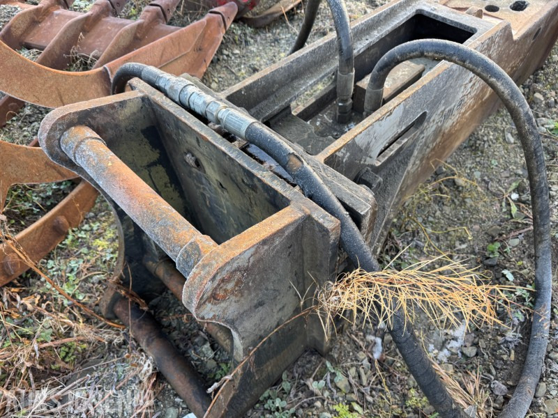 2008 Daemo DMB180 pigghammer - Навесное оборудование для Строительной техники: фото 4 2008 Daemo DMB180 pigghammer - Навесное оборудование для Строительной техники: фото 4