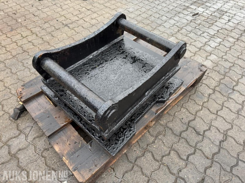 2015 S70 feste - Навесное оборудование для Строительной техники: фото 1 2015 S70 feste - Навесное оборудование для Строительной техники: фото 1