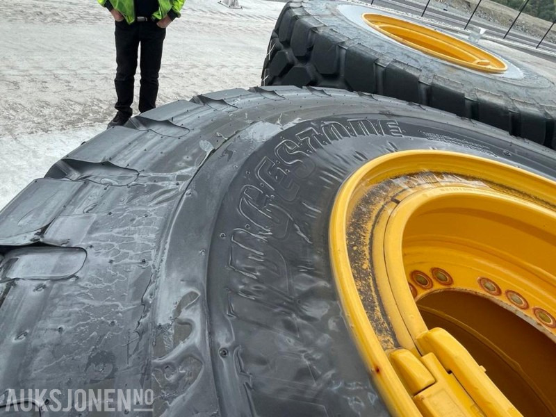 4 stk. NYE Bridgestone VJT 23,5/R 25 dekk - VOLVO L 110/120. Med felg! - Навесное оборудование для Строительной техники: фото 5 4 stk. NYE Bridgestone VJT 23,5/R 25 dekk - VOLVO L 110/120. Med felg! - Навесное оборудование для Строительной техники: фото 5