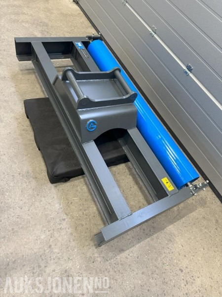 UBRUKT GA Avrettningsbjelke med rull S50, 2000mm Ø220mm - Навесное оборудование для Строительной техники: фото 4 UBRUKT GA Avrettningsbjelke med rull S50, 2000mm Ø220mm - Навесное оборудование для Строительной техники: фото 4