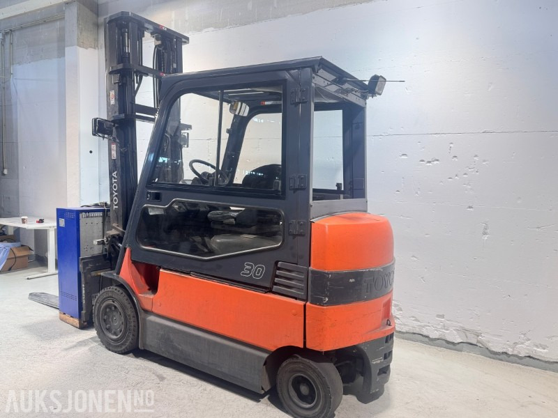 2012 Toyota 7FBMF30 Elektrisk Gaffeltruck - Погрузочно-разгрузочная техника: фото 4 2012 Toyota 7FBMF30 Elektrisk Gaffeltruck - Погрузочно-разгрузочная техника: фото 4