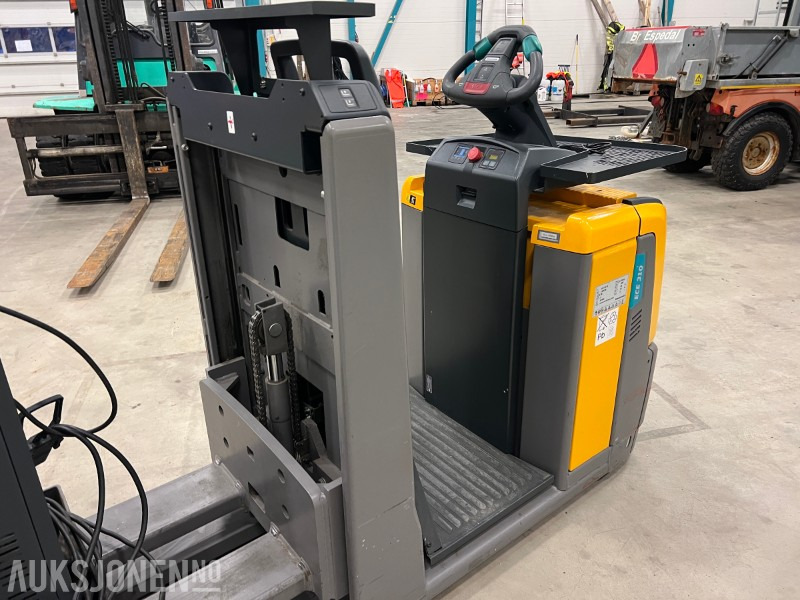 2016 Jungheinrich ECE 310 HP - Погрузочно-разгрузочная техника: фото 4 2016 Jungheinrich ECE 310 HP - Погрузочно-разгрузочная техника: фото 4