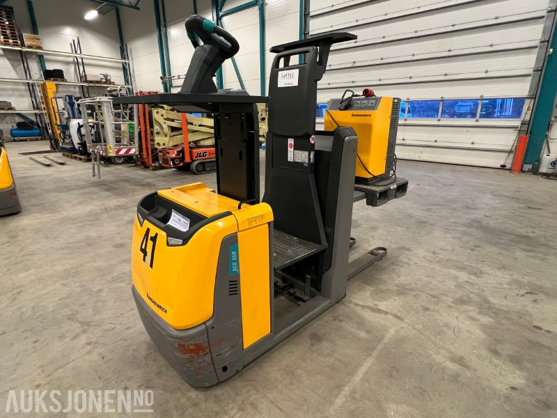 Погрузочно-разгрузочная техника 2017 Jungheinrich ECE 310 HP: фото 1