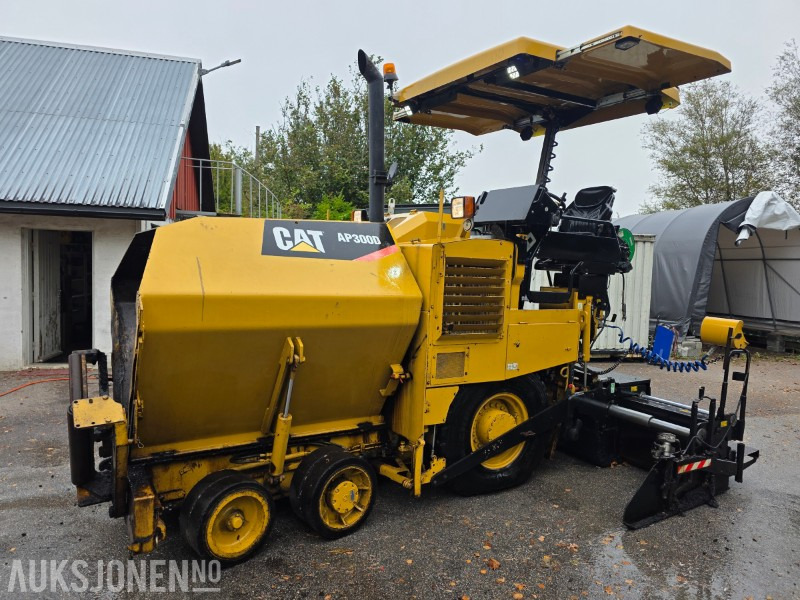2015 Cat Utlegger AP300D - Vibrasjonsscreed - Hydraulisk løft av mateskruer - Overhalt strømgenerator - Промышленное оборудование: фото 2 2015 Cat Utlegger AP300D - Vibrasjonsscreed - Hydraulisk løft av mateskruer - Overhalt strømgenerator - Промышленное оборудование: фото 2