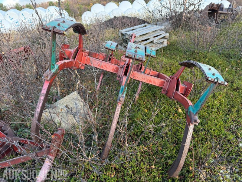 2002 Kverneland Kultivator - 5 Tinder - Сельскохозяйственная техника: фото 2 2002 Kverneland Kultivator - 5 Tinder - Сельскохозяйственная техника: фото 2