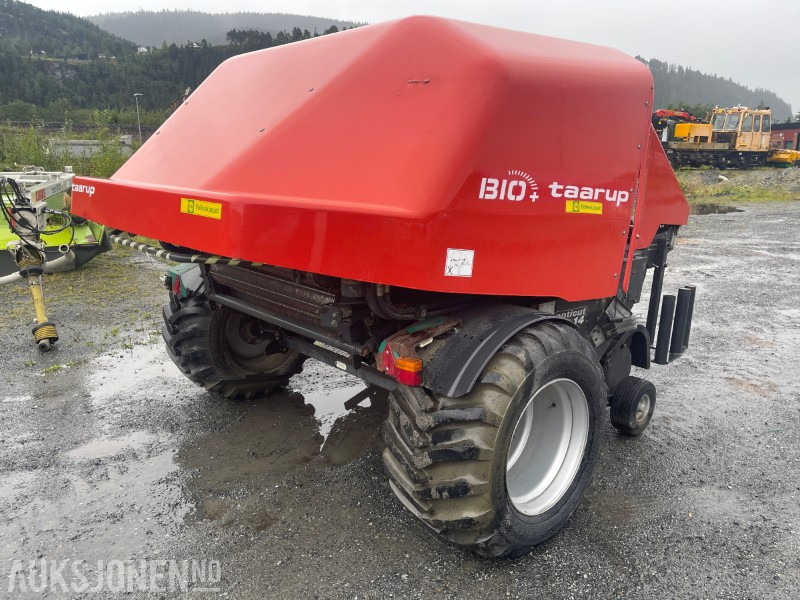 2006 Taarup 6844 Bio+ rundballepresse – 2006-modell - Сельскохозяйственная техника: фото 1 2006 Taarup 6844 Bio+ rundballepresse – 2006-modell - Сельскохозяйственная техника: фото 1