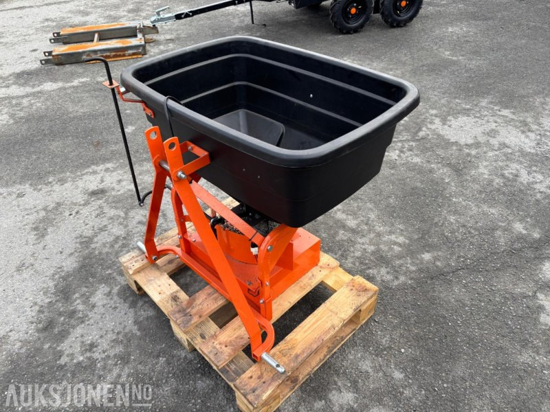 Sandspreder til traktor. 3punktfeste. Prototype - Сельскохозяйственная техника: фото 1 Sandspreder til traktor. 3punktfeste. Prototype - Сельскохозяйственная техника: фото 1