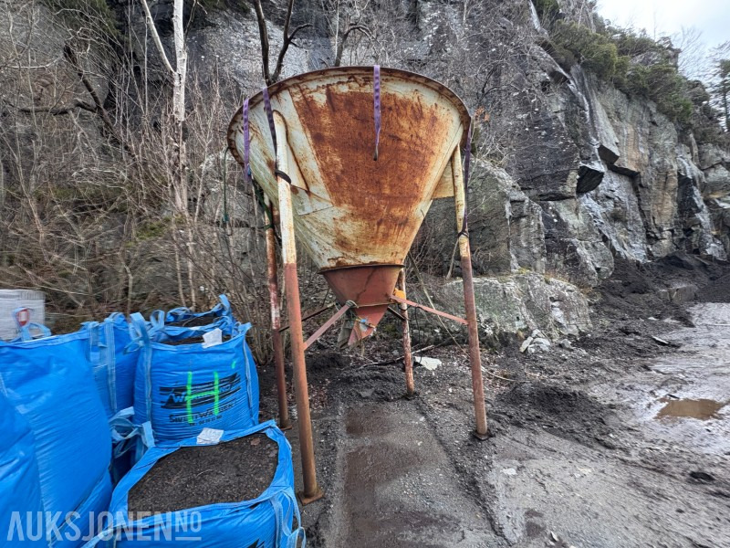 Silotrakt med vibrasjonsmotor - Строительное оборудование: фото 2 Silotrakt med vibrasjonsmotor - Строительное оборудование: фото 2