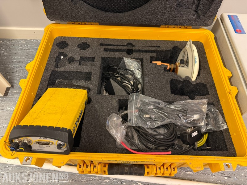 Trimble SPS 855 GNSS Basestajon - Строительное оборудование: фото 1 Trimble SPS 855 GNSS Basestajon - Строительное оборудование: фото 1