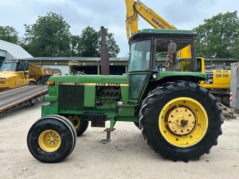 John Deere 4040 - Трактор: фото 3 John Deere 4040 - Трактор: фото 3