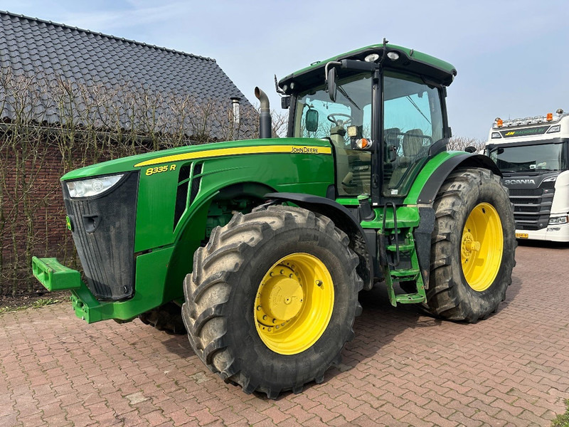John Deere 8335R - Трактор: фото 1 John Deere 8335R - Трактор: фото 1