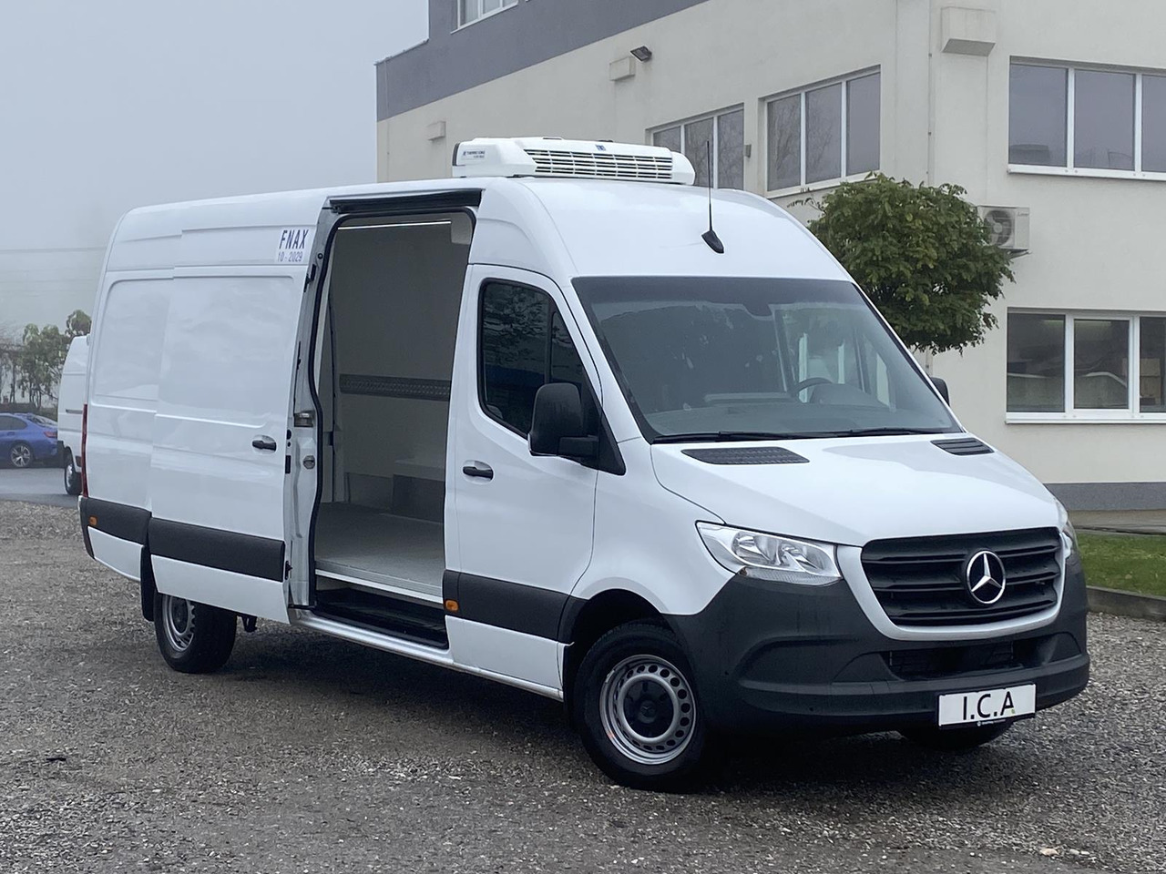 MERCEDES-BENZ SPRINTER 317 CDI L4H3 170PS AUTOMATIK FRISCHDIENST + KONVEKTA FK 3022 12-220V - Малотоннажный рефрижератор: фото 4 MERCEDES-BENZ SPRINTER 317 CDI L4H3 170PS AUTOMATIK FRISCHDIENST + KONVEKTA FK 3022 12-220V - Малотоннажный рефрижератор: фото 4