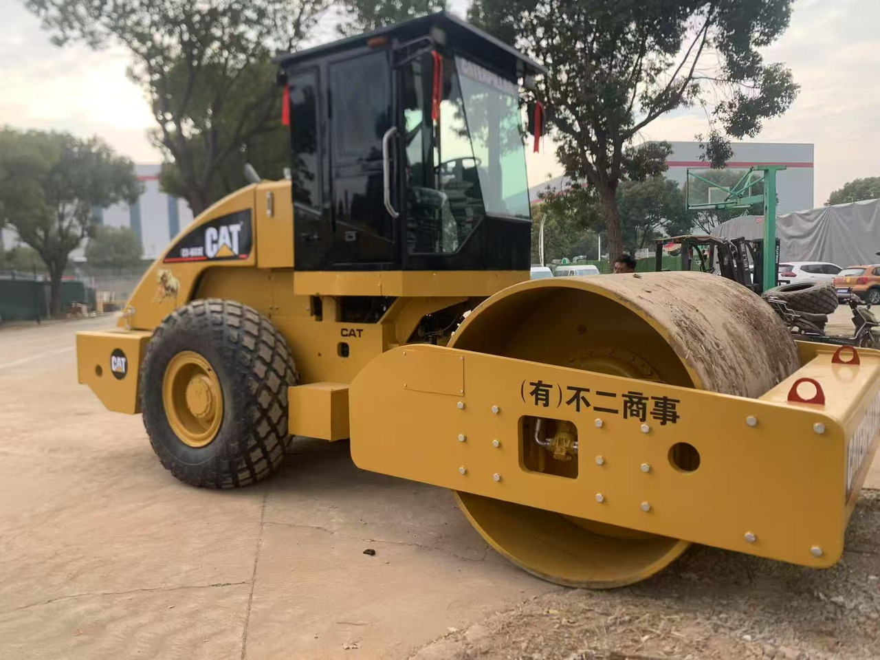 Caterpillar Compactor Road Roller CAT CS683E Used Road Roller Compactor Rodillo compactador - Дорожный каток: фото 2 Caterpillar Compactor Road Roller CAT CS683E Used Road Roller Compactor Rodillo compactador - Дорожный каток: фото 2