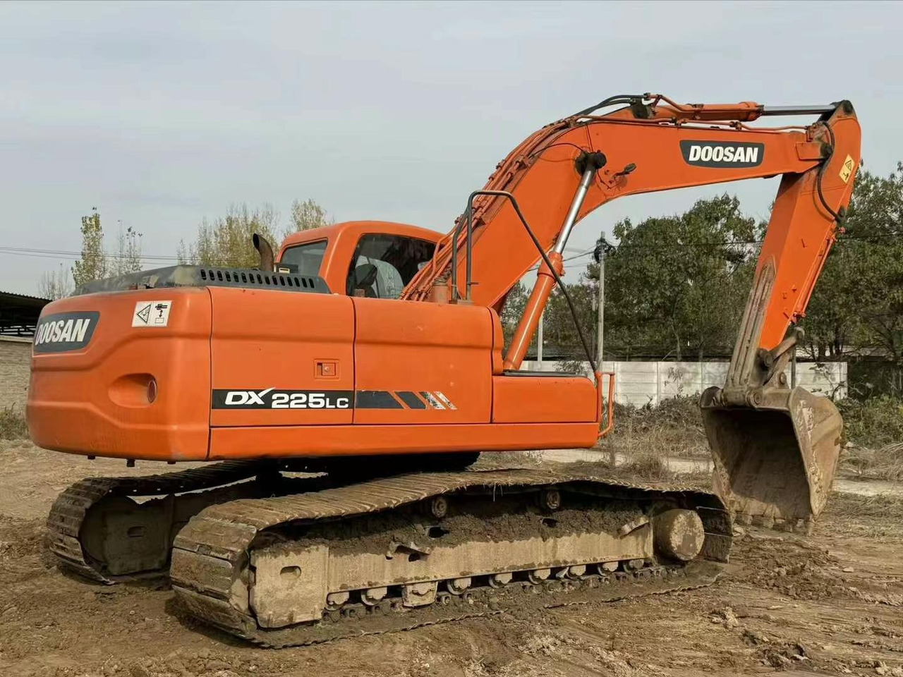 Doosan Used Excavator 225 DX225 DX300 DH150 DX300 DX420 DX520 for Sale - Гусеничный экскаватор: фото 1 Doosan Used Excavator 225 DX225 DX300 DH150 DX300 DX420 DX520 for Sale - Гусеничный экскаватор: фото 1