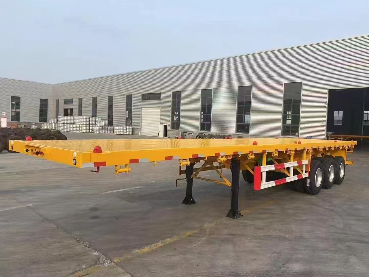 Новый Низкорамный полуприцеп ZHICHENG Semi Flat Bed Low Bed in New or Used with 3 Axles 4 Axles: фото 31