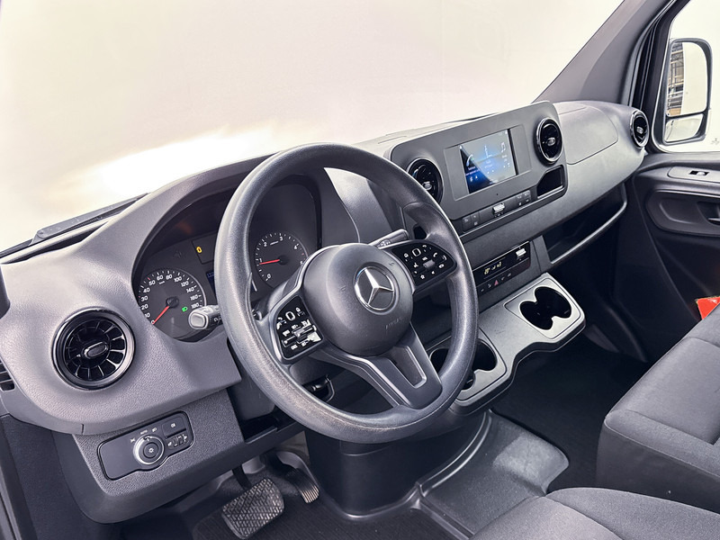 Mercedes-Benz Sprinter 315 1.9 CDI L2H2 3.5t trekgewicht Achteruitrijcamera Betimmering Apple Carplay/Android Auto Cruise Control - Легковой фургон: фото 5 Mercedes-Benz Sprinter 315 1.9 CDI L2H2 3.5t trekgewicht Achteruitrijcamera Betimmering Apple Carplay/Android Auto Cruise Control - Легковой фургон: фото 5