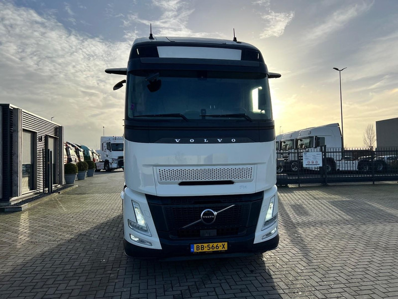 Volvo FH 460 4x2 trekker Aero / Globetrotter XL / Standclima - Тягач: фото 2 Volvo FH 460 4x2 trekker Aero / Globetrotter XL / Standclima - Тягач: фото 2