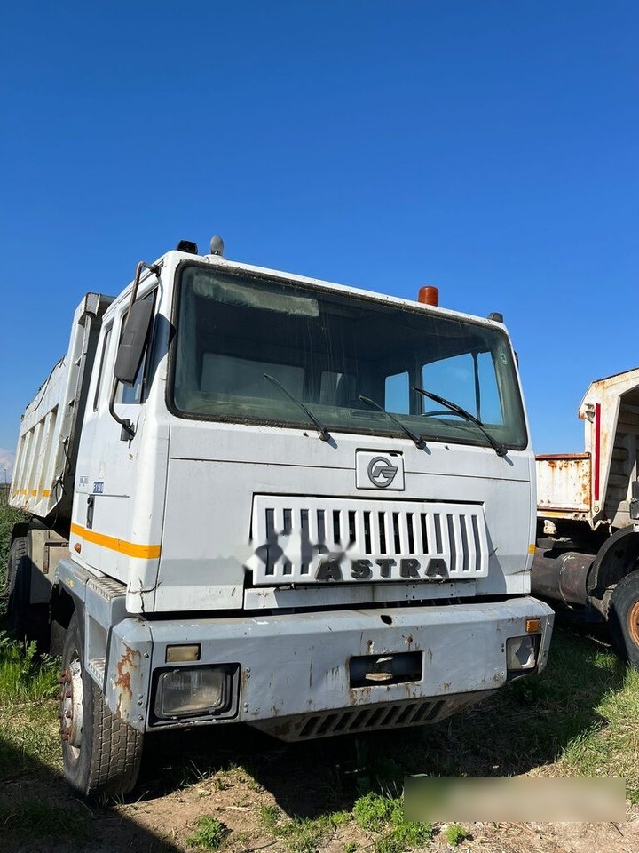Astra BM 305 FT F1100 6X4 TRAKKER INDUSTRIAL - Самосвал: фото 2 Astra BM 305 FT F1100 6X4 TRAKKER INDUSTRIAL - Самосвал: фото 2