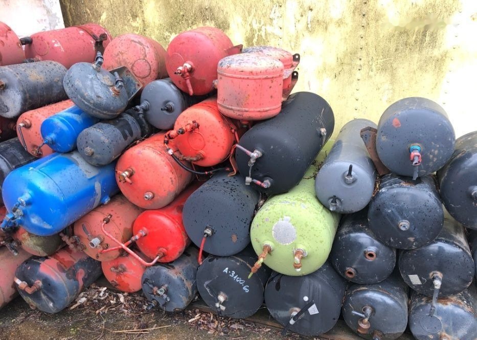 Butelii camion , cap tractor , semiremorca din dezmembrari DAF TGA - Детали тормозной системы для Грузовиков: фото 3 Butelii camion , cap tractor , semiremorca din dezmembrari DAF TGA - Детали тормозной системы для Грузовиков: фото 3