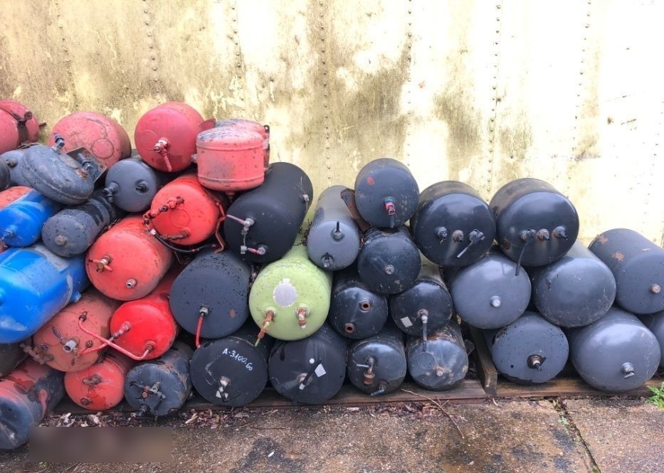 Butelii camion , cap tractor , semiremorca din dezmembrari DAF TGA - Детали тормозной системы для Грузовиков: фото 1 Butelii camion , cap tractor , semiremorca din dezmembrari DAF TGA - Детали тормозной системы для Грузовиков: фото 1