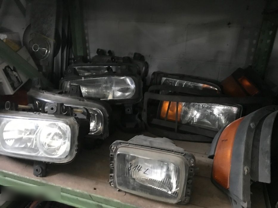 Faruri camion din dezmembrari - Передняя фара для Грузовиков: фото 2 Faruri camion din dezmembrari - Передняя фара для Грузовиков: фото 2