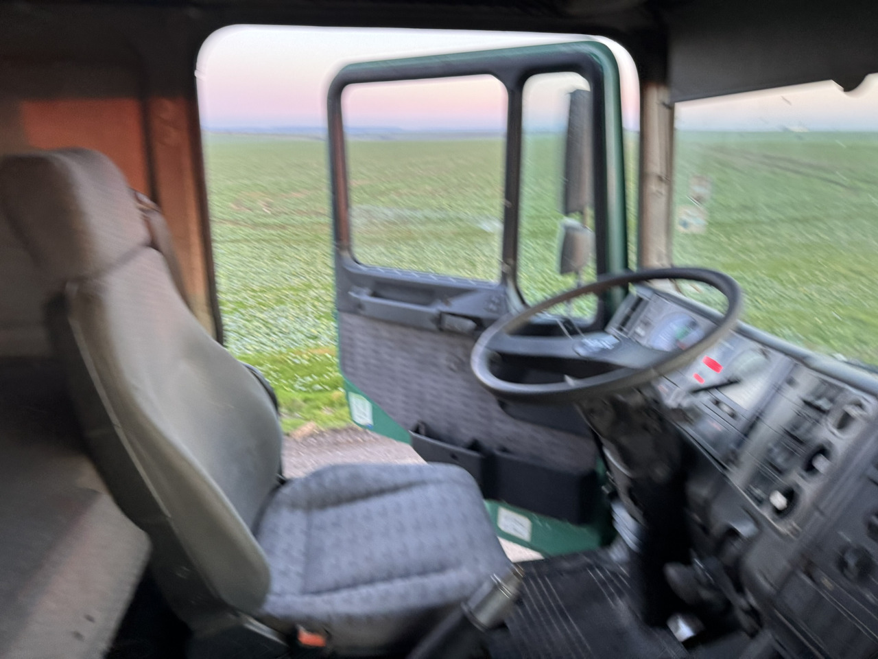 MAN 26 414 6x4 KIPPER L2000 Euro3 Manual Injection Pomp - Грузовик: фото 3 MAN 26 414 6x4 KIPPER L2000 Euro3 Manual Injection Pomp - Грузовик: фото 3