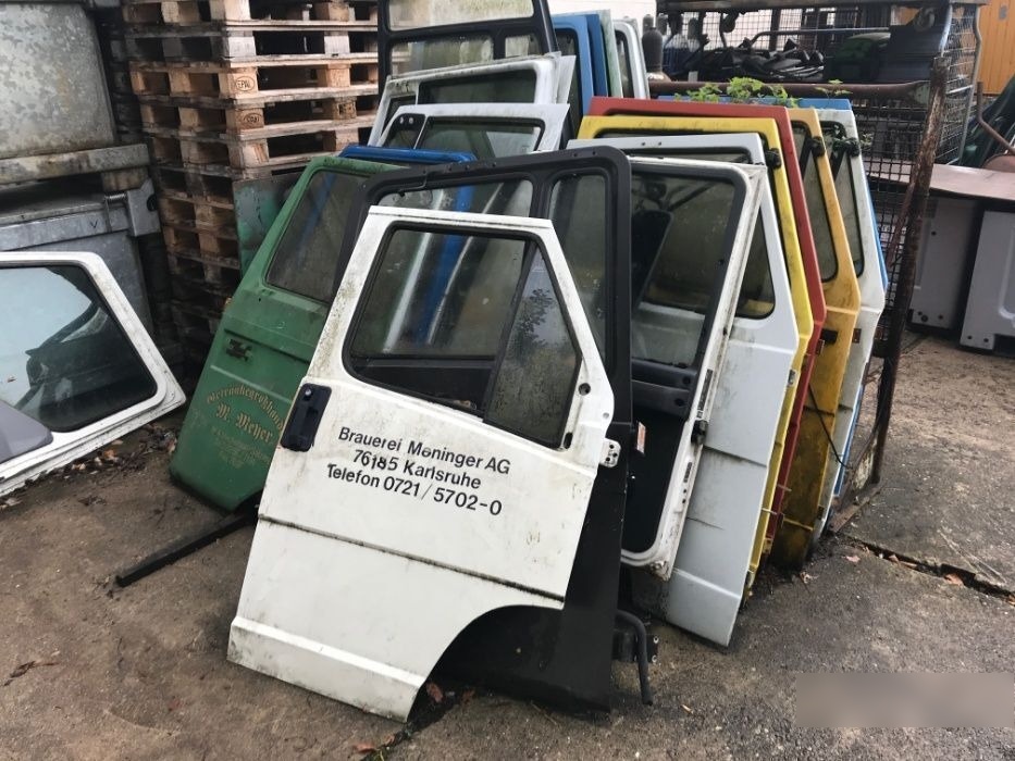 Usi cabina camion din dezmembrari - Дверь и запчасти для Грузовиков: фото 1 Usi cabina camion din dezmembrari - Дверь и запчасти для Грузовиков: фото 1