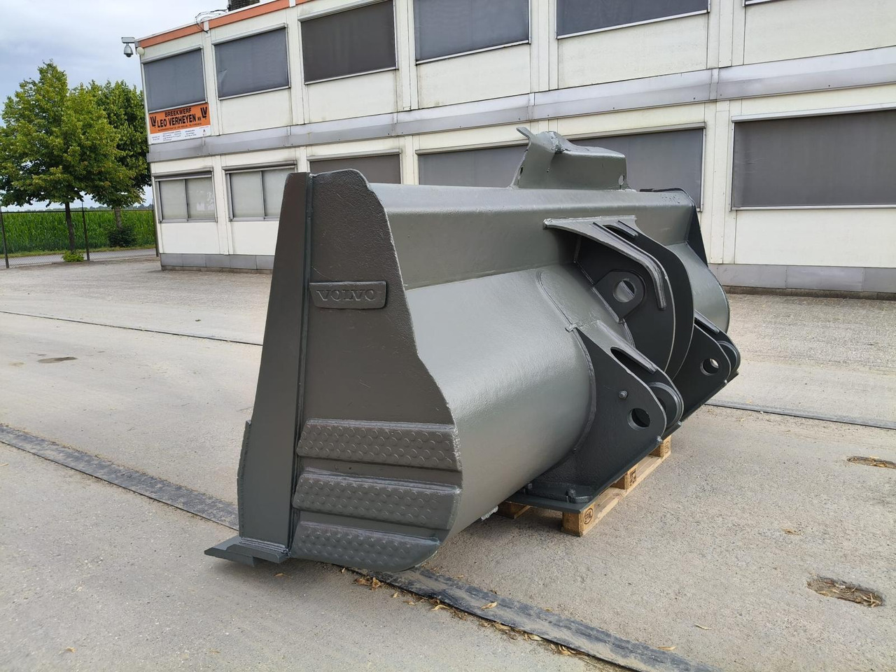 Volvo L 220 - Ковш для погрузчика: фото 3 Volvo L 220 - Ковш для погрузчика: фото 3