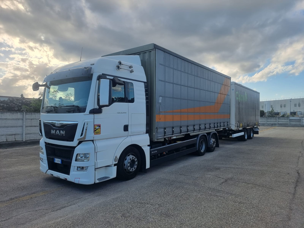 AUTOCARRO PORTACASSE - 2016 - 781000 km MAN TGX 26.440 6x2 - Тентованный грузовик, Тентованный прицеп: фото 2 AUTOCARRO PORTACASSE - 2016 - 781000 km MAN TGX 26.440 6x2 - Тентованный грузовик, Тентованный прицеп: фото 2