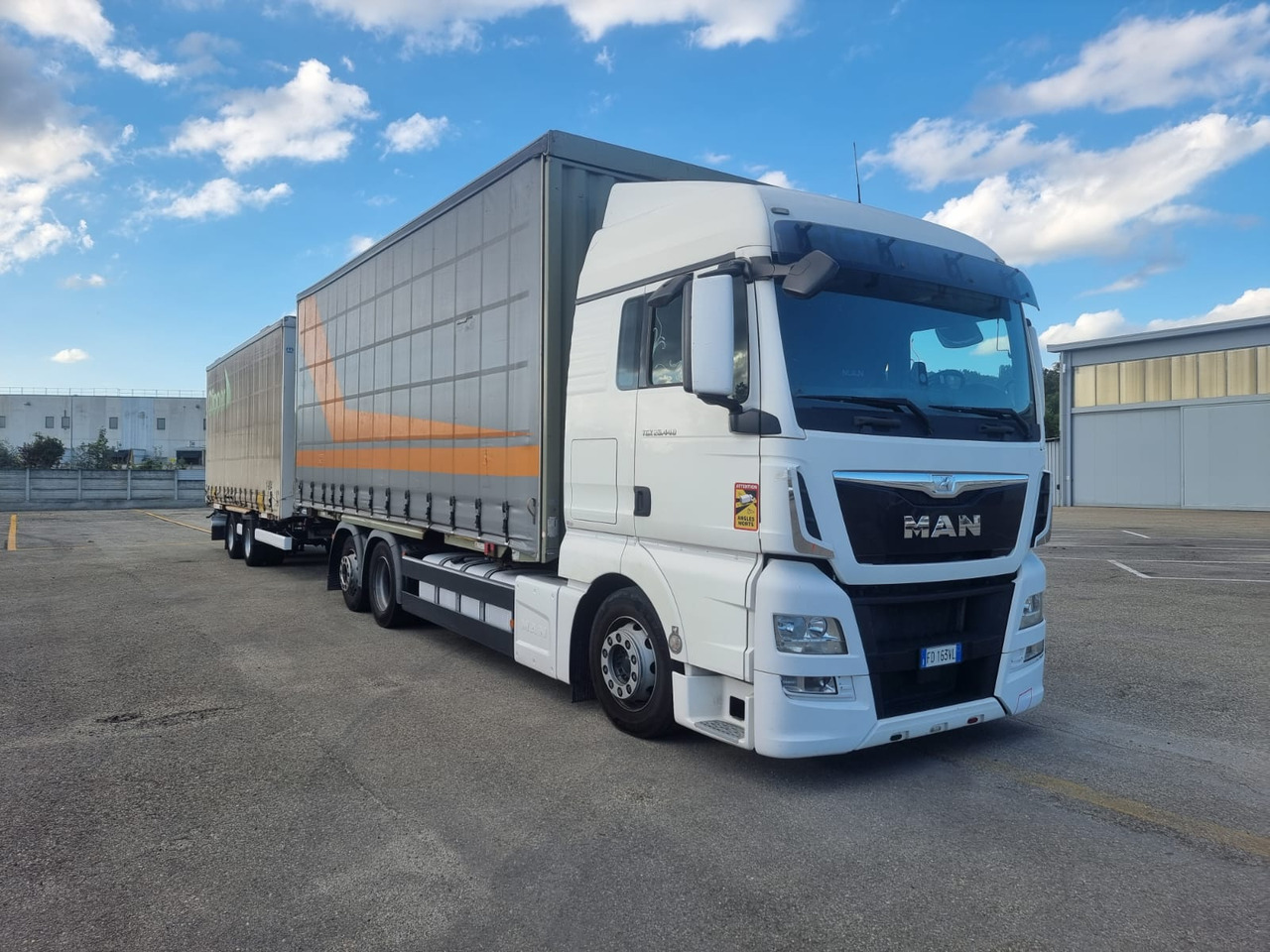 AUTOCARRO PORTACASSE - 2016 - 781000 km MAN TGX 26.440 6x2 - Тентованный грузовик, Тентованный прицеп: фото 1 AUTOCARRO PORTACASSE - 2016 - 781000 km MAN TGX 26.440 6x2 - Тентованный грузовик, Тентованный прицеп: фото 1