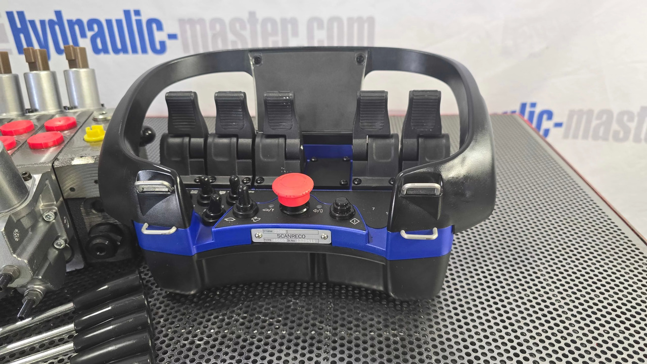 Container Side Lifter Sidelifter 5 sections valve with Radio Remote Scanreco - Мусоровоз: фото 2 Container Side Lifter Sidelifter 5 sections valve with Radio Remote Scanreco - Мусоровоз: фото 2