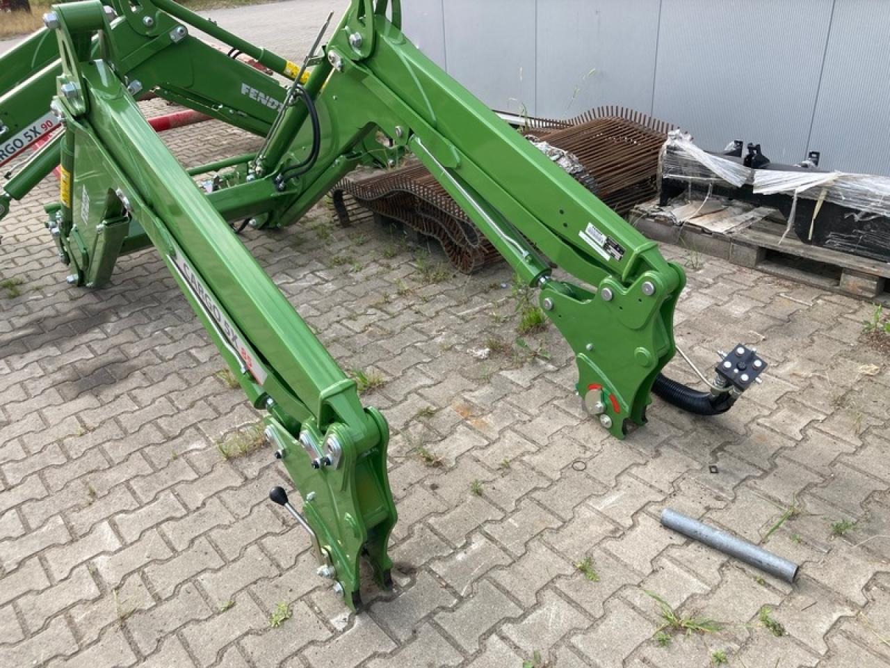 Fendt FRONTLADER CARGO 5X85 AKTION - Фронтальный погрузчик для трактора: фото 2 Fendt FRONTLADER CARGO 5X85 AKTION - Фронтальный погрузчик для трактора: фото 2