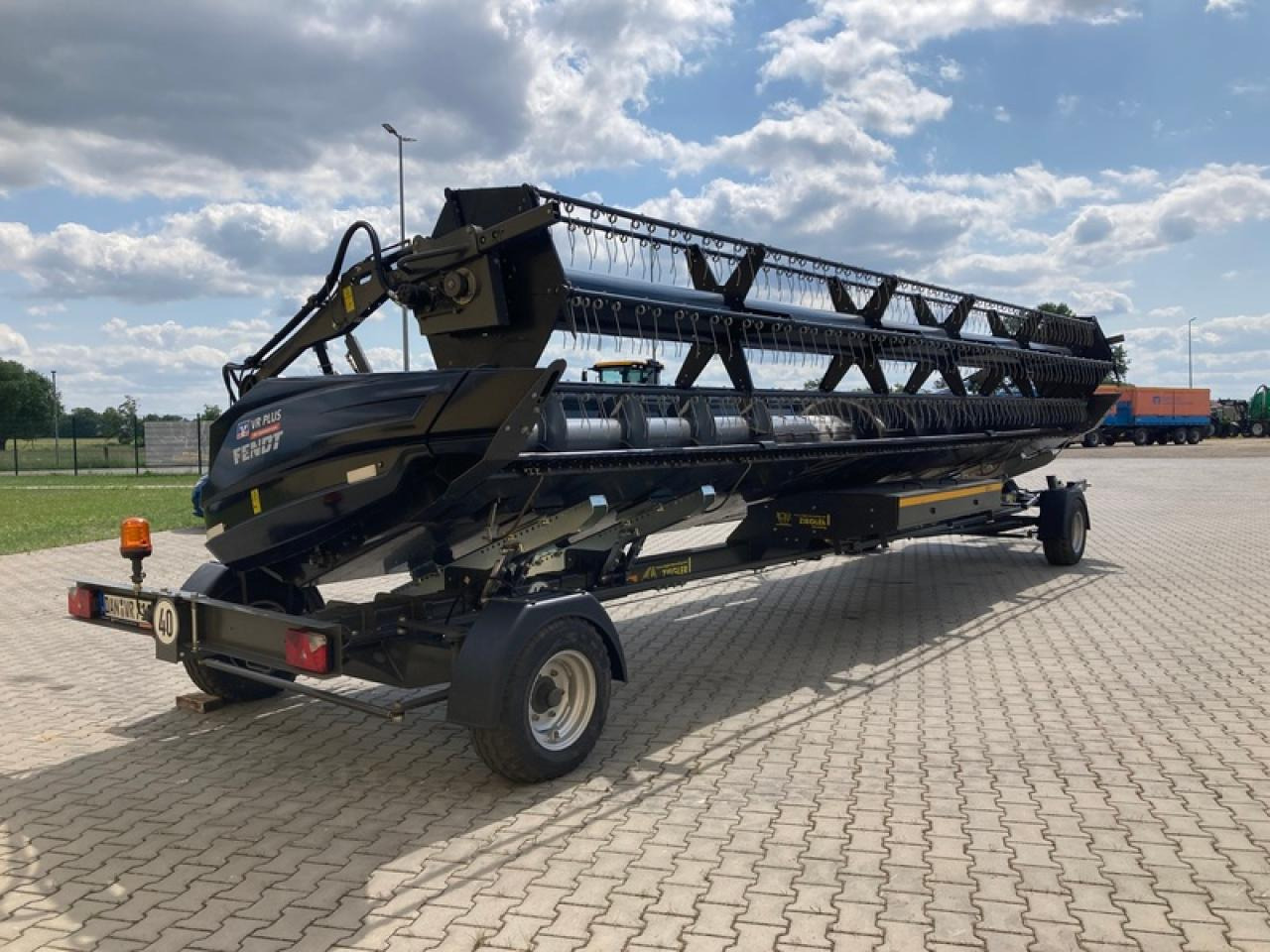 Fendt SUPER FLOW 920 RAPSMESSER KLAPPBAR - Жатка зерновая: фото 3 Fendt SUPER FLOW 920 RAPSMESSER KLAPPBAR - Жатка зерновая: фото 3