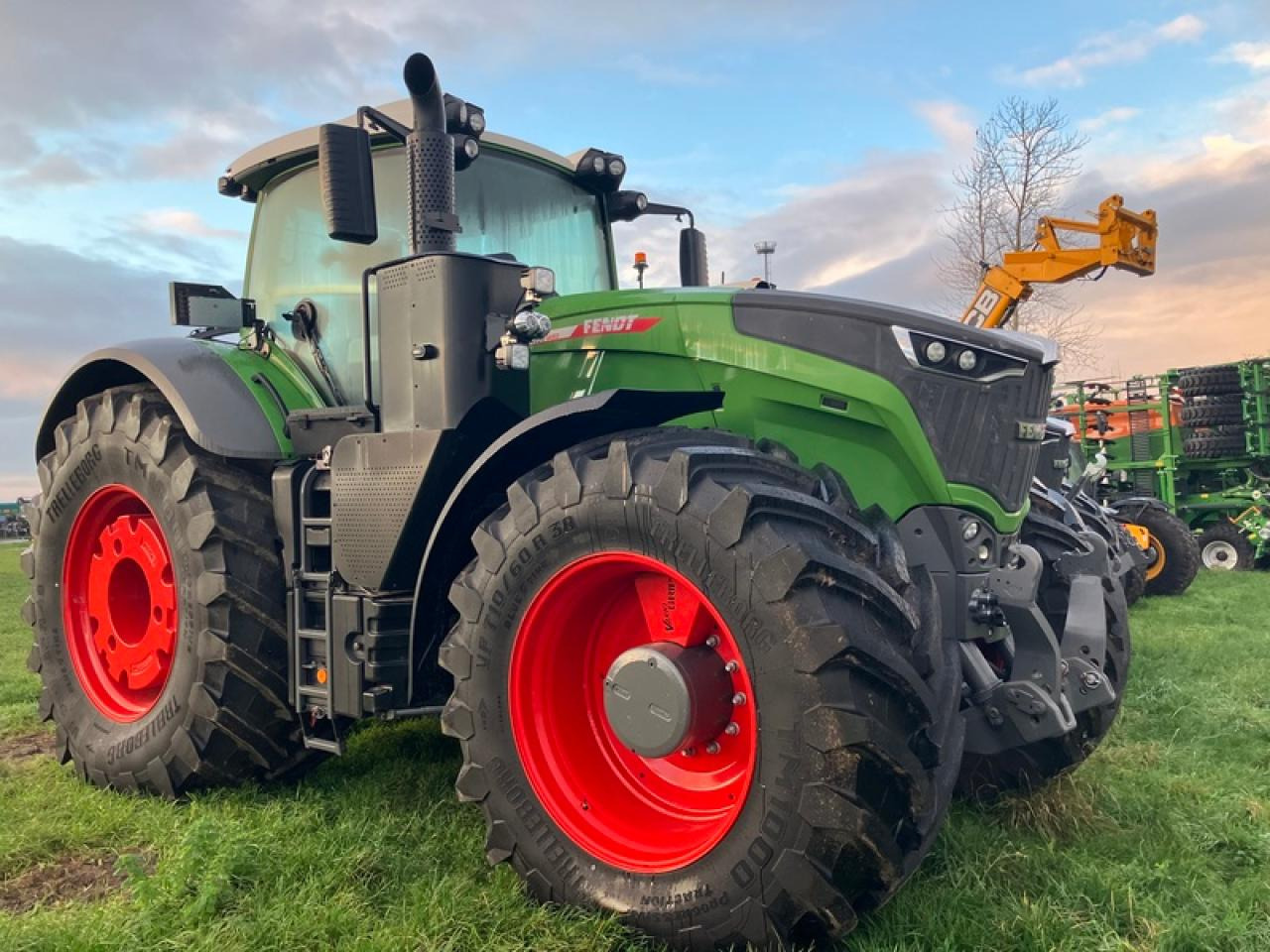 Fendt VARIO 1050 - Трактор: фото 1 Fendt VARIO 1050 - Трактор: фото 1