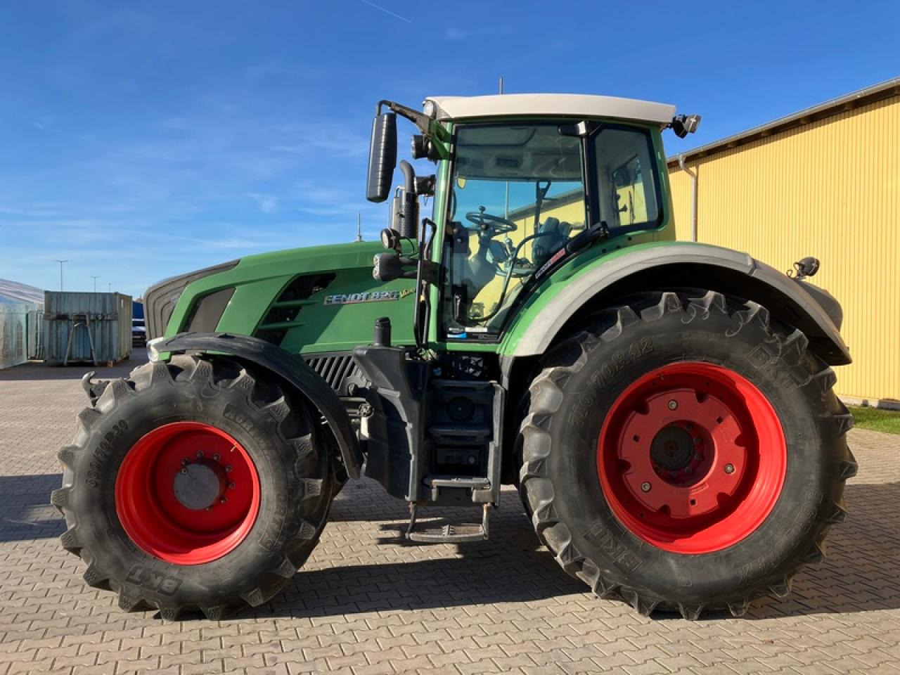 Fendt VARIO 826 - Трактор: фото 2 Fendt VARIO 826 - Трактор: фото 2