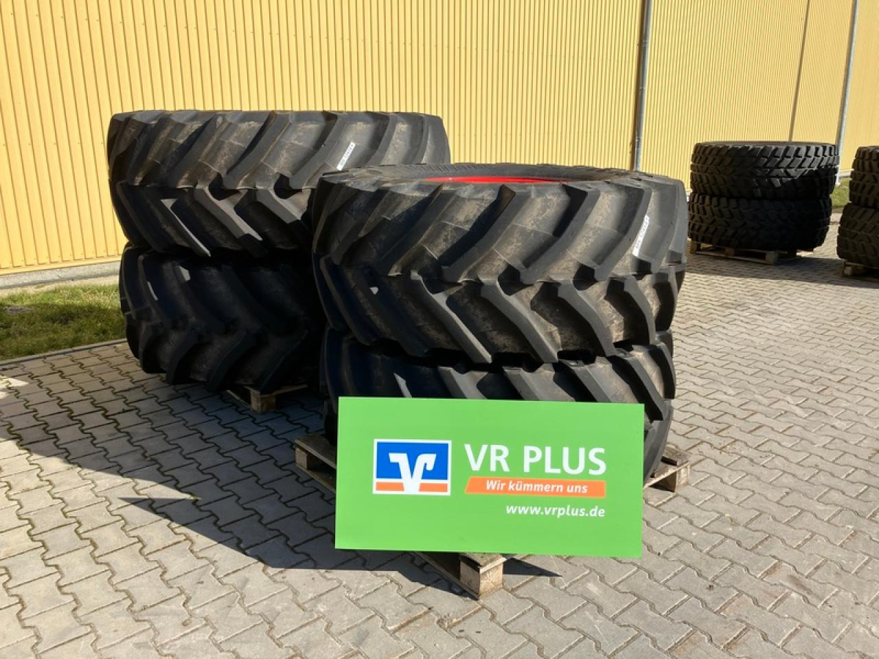 Trelleborg 600/65 R28 // 710/70 R38 - Шина: фото 1 Trelleborg 600/65 R28 // 710/70 R38 - Шина: фото 1
