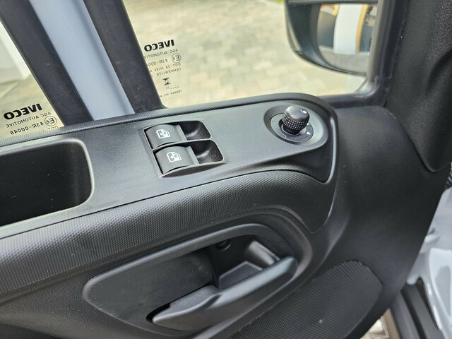 IVECO Daily 35S18HA8V DOKA Hi-Matic 12m³ 2xSchiebetür - Цельнометаллический фургон, Грузопассажирский фургон: фото 2 IVECO Daily 35S18HA8V DOKA Hi-Matic 12m³ 2xSchiebetür - Цельнометаллический фургон, Грузопассажирский фургон: фото 2