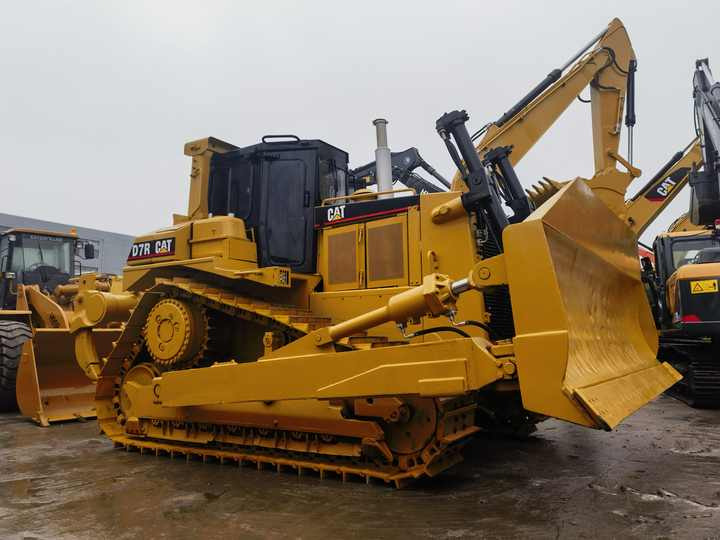 90% new Second Hand Construction Machinery Caterpillar D7R used cat d7r caterpillar bulldozer in stock - Бульдозер: фото 5 90% new Second Hand Construction Machinery Caterpillar D7R used cat d7r caterpillar bulldozer in stock - Бульдозер: фото 5