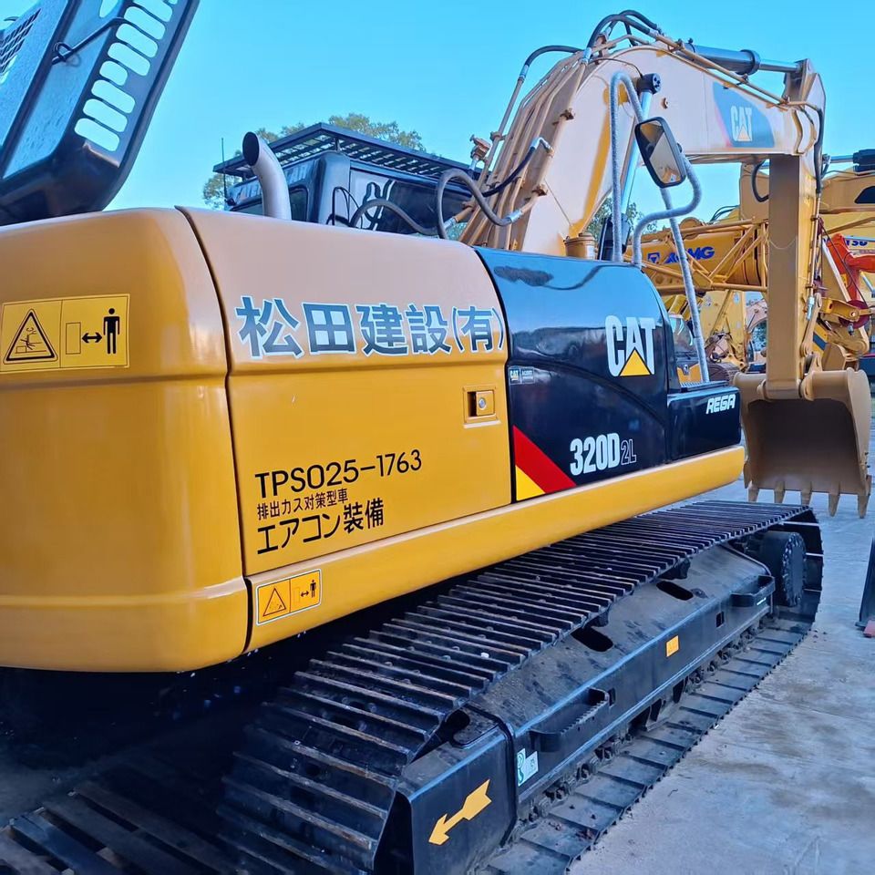 CAT 320D2L Excavator - Гусеничный экскаватор: фото 1 CAT 320D2L Excavator - Гусеничный экскаватор: фото 1