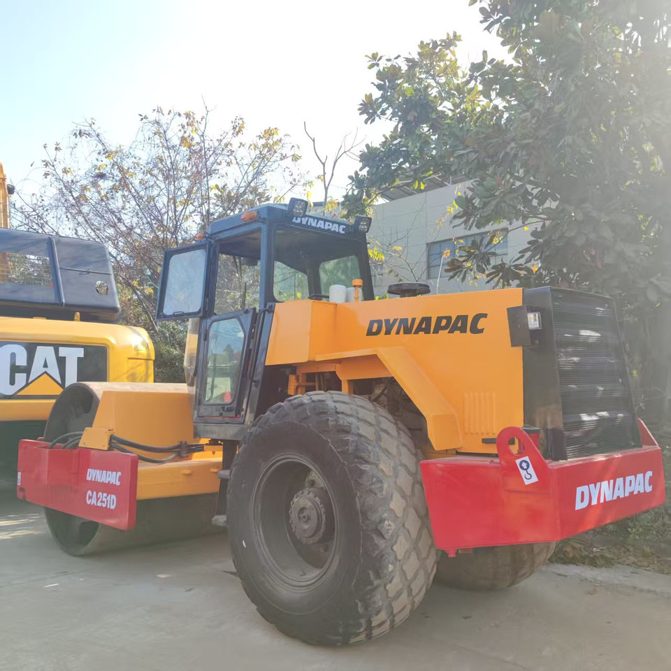 Dynapac CA251D - Дорожный каток: фото 3 Dynapac CA251D - Дорожный каток: фото 3