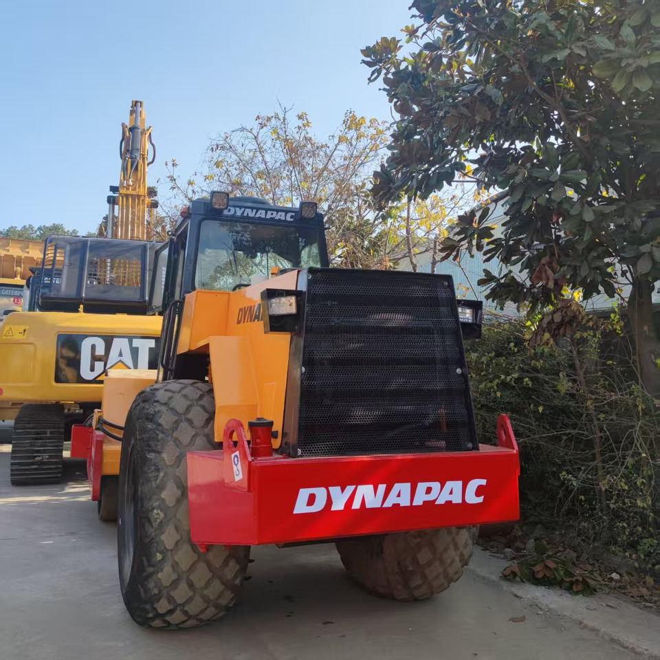 Dynapac CA251D - Дорожный каток: фото 4 Dynapac CA251D - Дорожный каток: фото 4