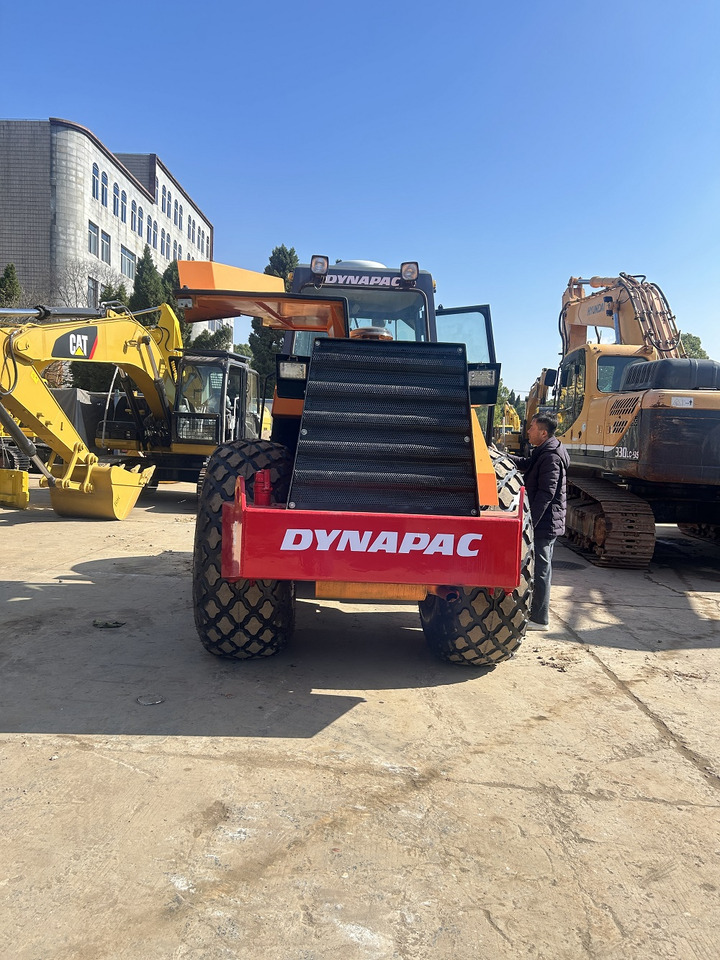 Dynapac CA25D roller - Дорожный каток: фото 4 Dynapac CA25D roller - Дорожный каток: фото 4