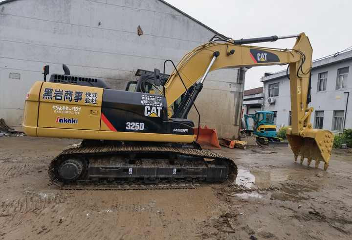 Excavadora CAT 330 330D 325D excavator cheap used CAT 330D2L digger CAT325 earth moving machine for sale - Гусеничный экскаватор: фото 2 Excavadora CAT 330 330D 325D excavator cheap used CAT 330D2L digger CAT325 earth moving machine for sale - Гусеничный экскаватор: фото 2