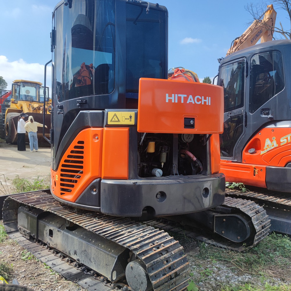 Hitachi ZX50 Excavator - Гусеничный экскаватор: фото 2 Hitachi ZX50 Excavator - Гусеничный экскаватор: фото 2